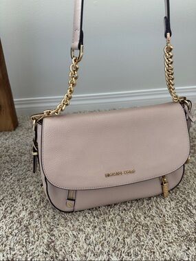 Michael Kors Light Pink shoulder or  Crossbody Bag 9.8 condition